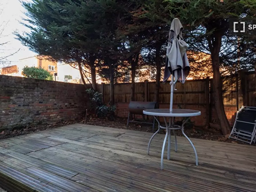 Immagine 17 di Appartamento in affitto  in A Southwold Rd a Hackney