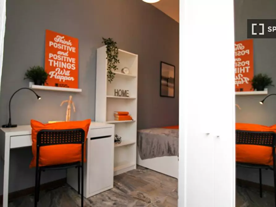 Immagine 1 di Camera condivisa in affitto  in Laura Bassi Veratti a Bologna