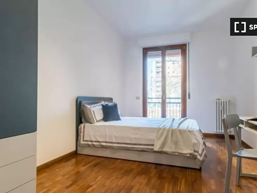 Immagine 3 di Camera condivisa in affitto  in Via Luciano Zuccoli a Milano