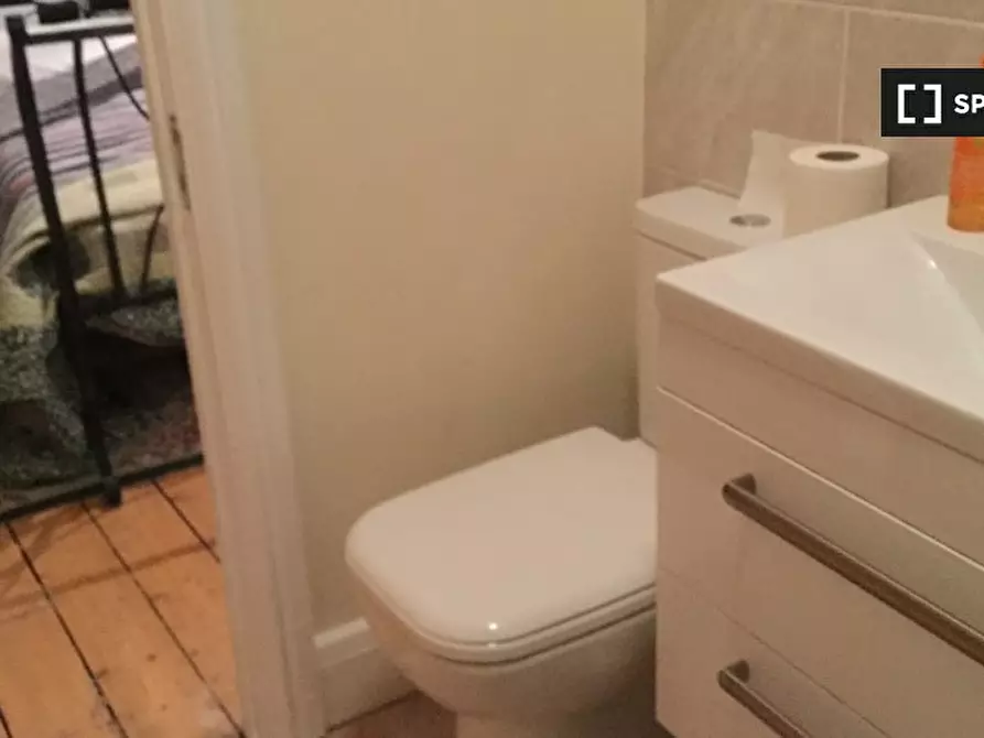 Immagine 6 di Ufficio in affitto  in Gossage Rd a Eltham