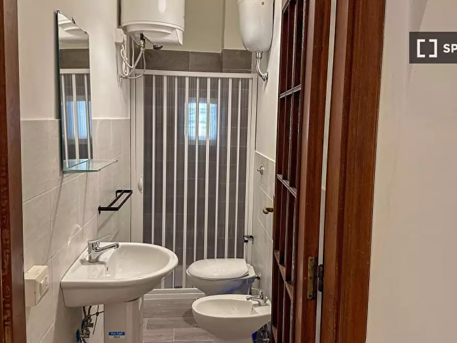 Immagine 14 di Camera condivisa in affitto  in Vico Sedil Capuano a Napoli