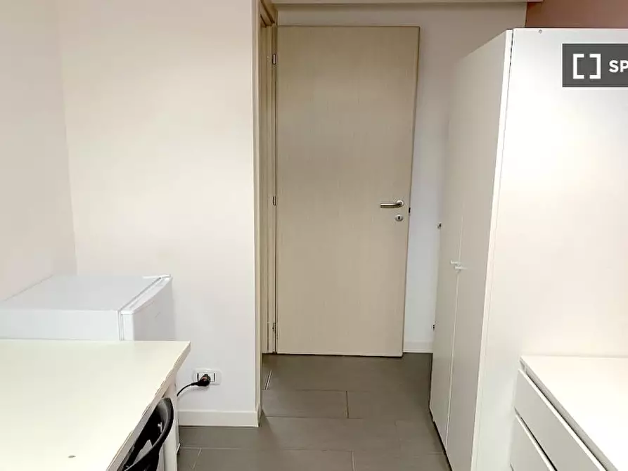 Immagine 6 di Camera condivisa in affitto  in Via di Carcaricola a Roma