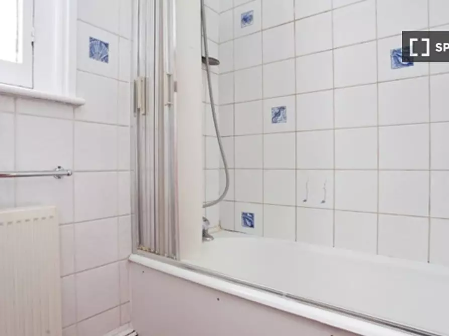 Immagine 5 di Ufficio in affitto  in Saint Anns Villas  /FR a Kensington