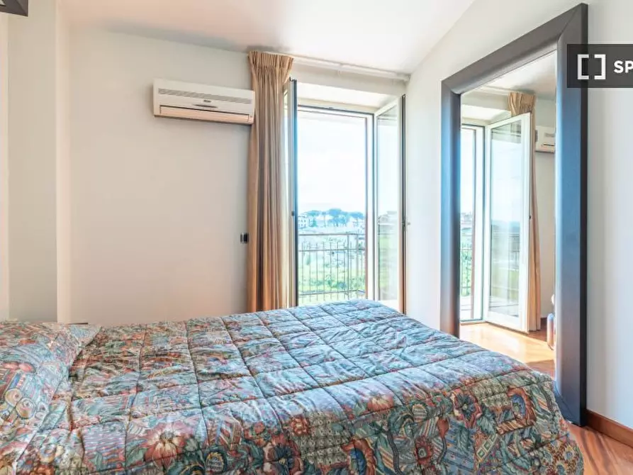 Immagine 2 di Camera condivisa in affitto  in Via Lentini a Roma