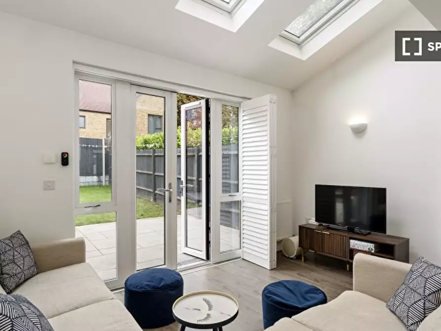 Immagine 2 di Appartamento in affitto  in Courage Close a Croydon