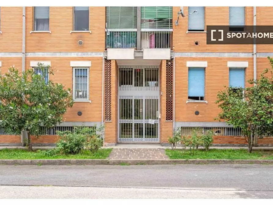 Immagine 14 di Camera condivisa in affitto  in Via Alessandro Litta Modignani a Milano