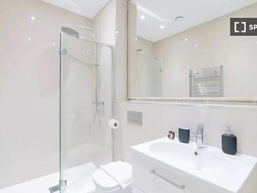 Immagine 5 di Appartamento in affitto  in High Street Mews a Merton