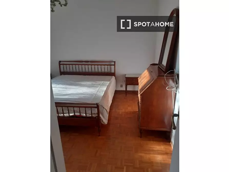 Immagine 6 di Camera condivisa in affitto  in Via Giuseppe Lorenzoni a Roma