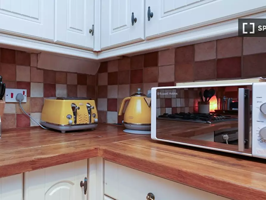 Immagine 7 di Appartamento in affitto  in Brampton Gardens a West Molesey