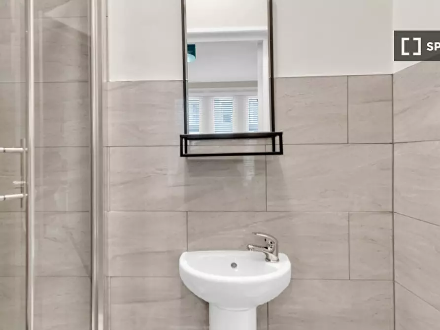 Immagine 7 di Ufficio in affitto  in flat a Tottenham