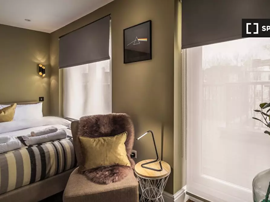 Immagine 3 di Ufficio in affitto  in Knaresborough Pl a Kensington