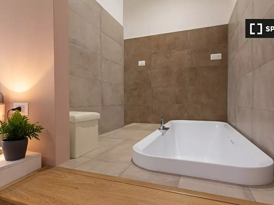 Immagine 16 di Appartamento in affitto  in Via Alessandria a Roma