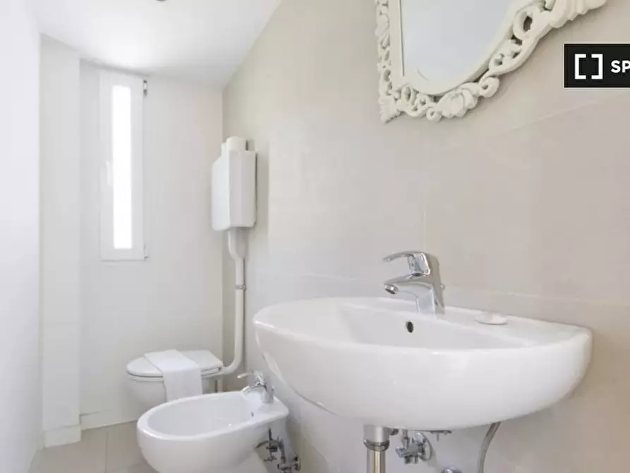 Immagine 15 di Appartamento in affitto  in Via Cesare Battisti a Bologna