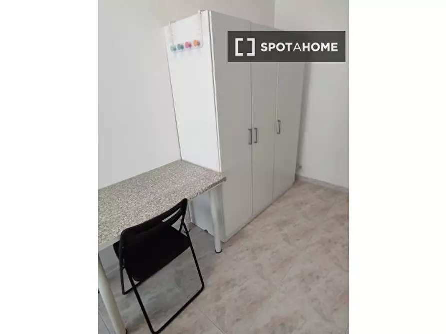 Immagine 11 di Camera condivisa in affitto  in Via Lero, 00144 Roma RM, Italy a Roma