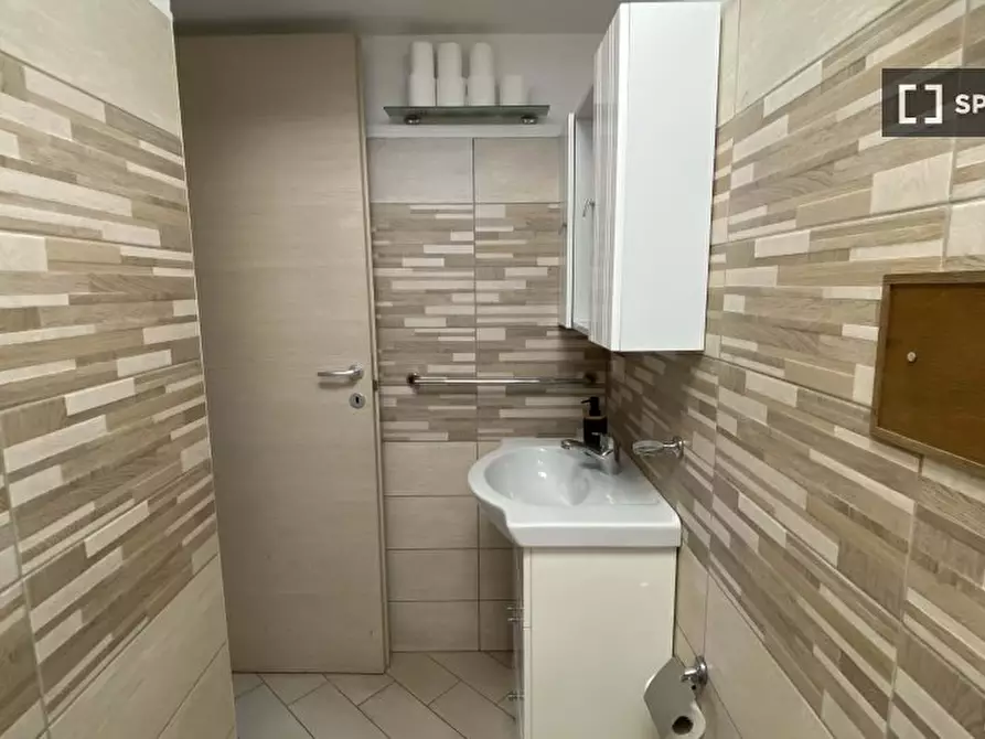 Immagine 2 di Ufficio in affitto  in Via Teano a Roma