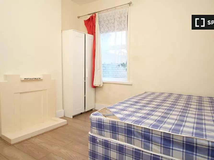 Immagine 3 di Camera condivisa in affitto  in High St, Walthamstow a Walthamstow