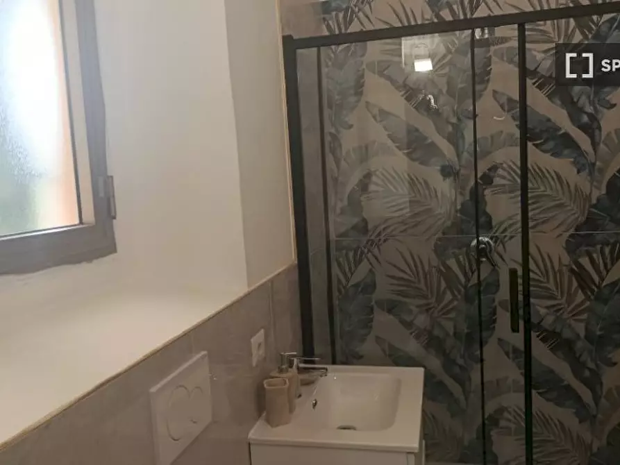 Immagine 10 di Camera condivisa in affitto  in Via Francesco Calzolari a Firenze