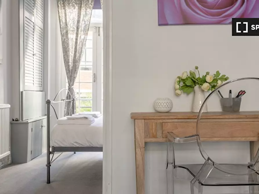 Immagine 16 di Appartamento in affitto  in Queenstown Rd, Battersea, London, UK a Lambeth