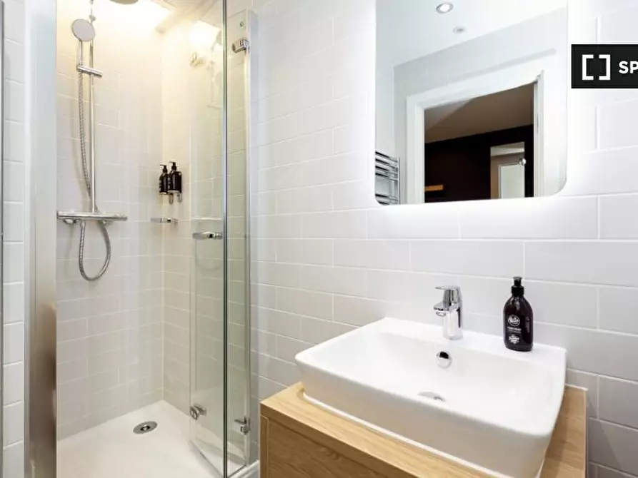 Immagine 4 di Ufficio in affitto  in King's Stables Rd a Old Town