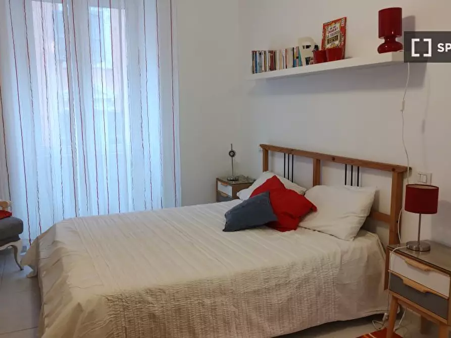 Immagine 1 di Camera condivisa in affitto  in Via Goffredo Mameli a Roma