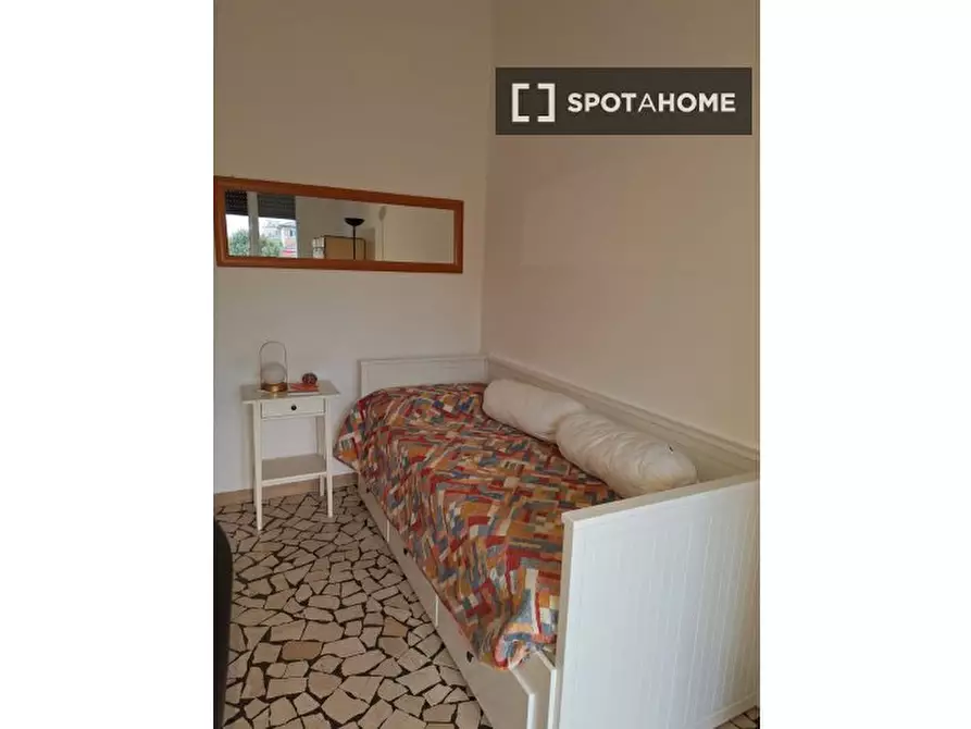 Immagine 5 di Camera condivisa in affitto  in Via Giuseppe Albini a Bologna