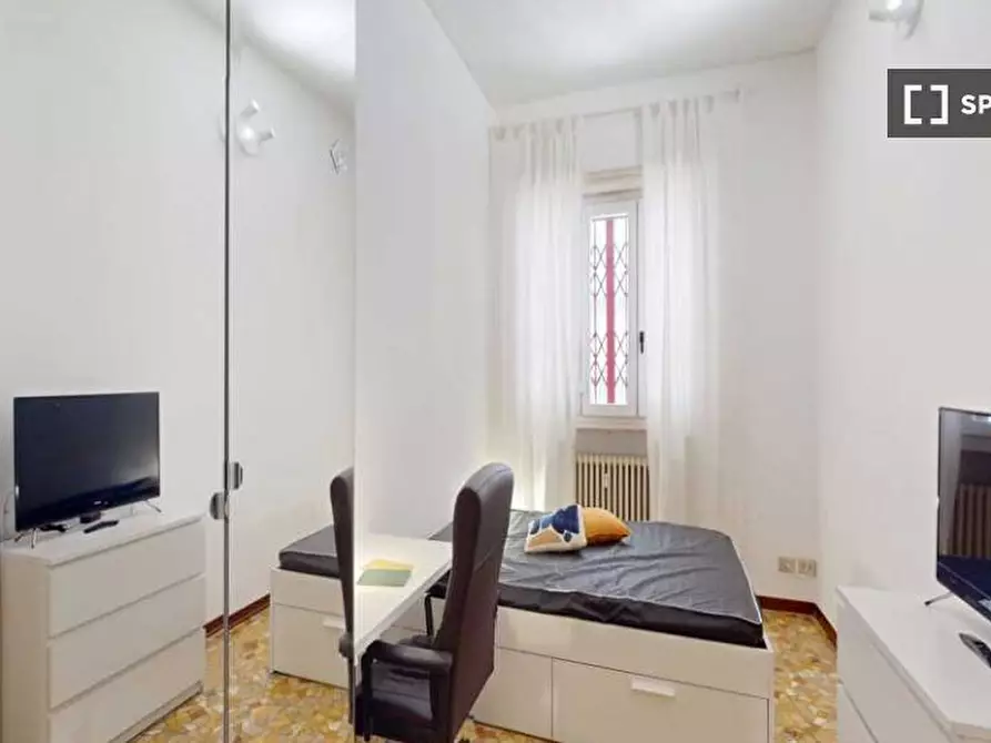 Immagine 1 di Camera condivisa in affitto  in Via Anco Marzio a Milano
