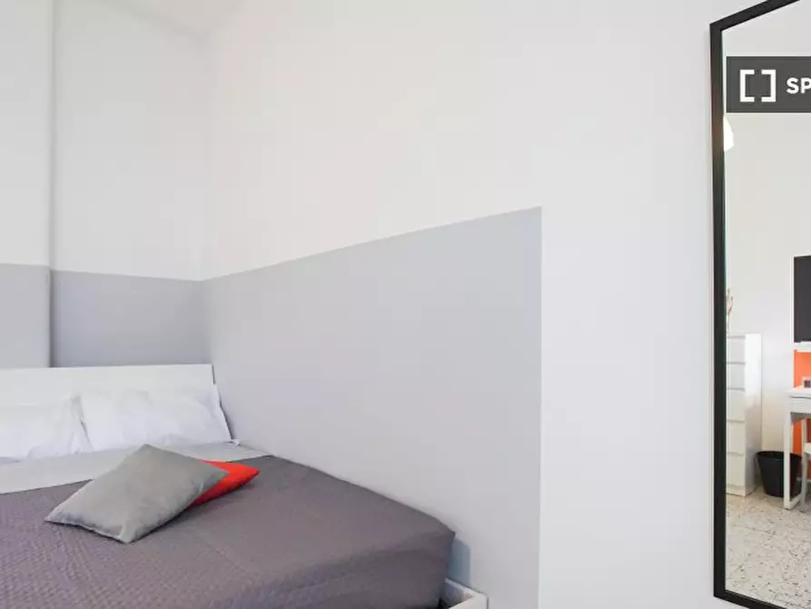 Immagine 7 di Camera condivisa in affitto  in Via Colli Aminei a Napoli