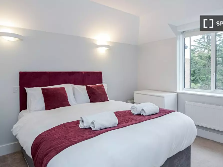 Immagine 4 di Appartamento in affitto  in Maple Rd a Kingston Upon Thames
