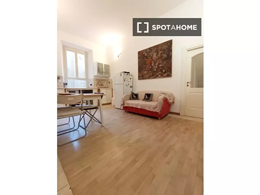 Immagine 6 di Camera condivisa in affitto  in Via Angelo Poliziano a Roma