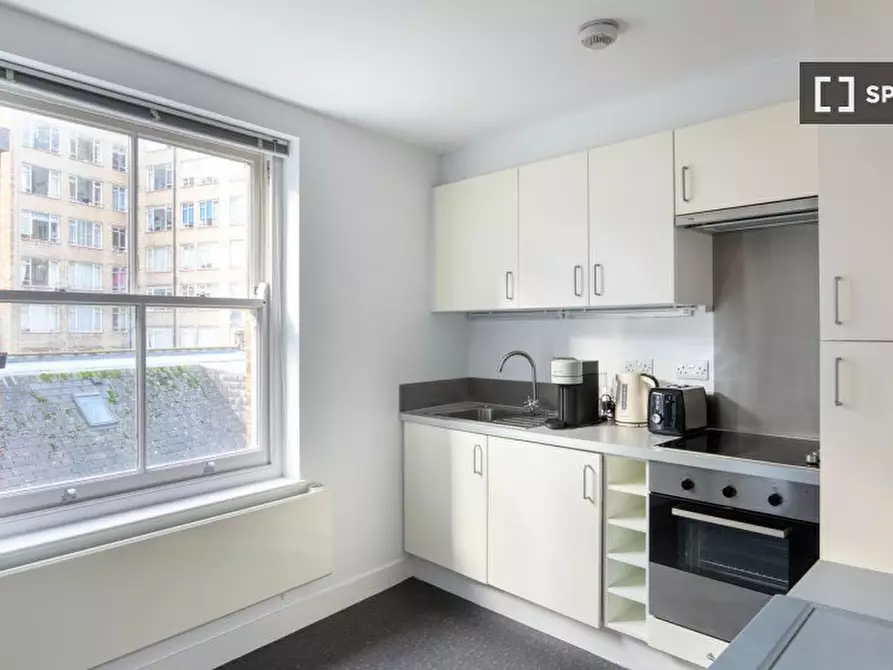 Immagine 4 di Appartamento in affitto  in Aldersgate St a Islington