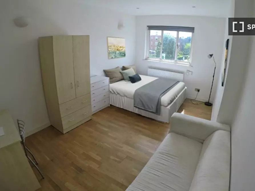 Immagine 2 di Camera condivisa in affitto  in KINGS ROAD a Kensington