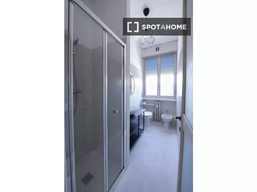 Immagine 14 di Camera condivisa in affitto  in Viale Francesco Restelli a Milano