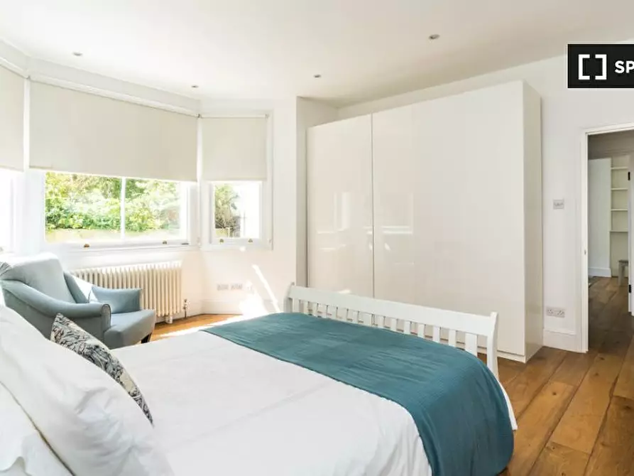 Immagine 5 di Appartamento in affitto  in Garden Flat a Camden Town