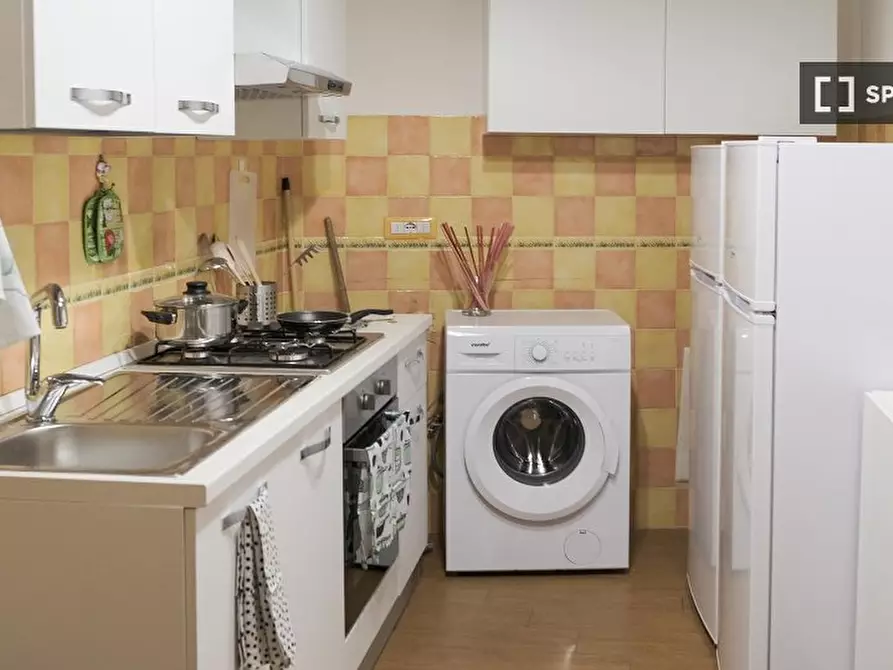 Immagine 6 di Camera condivisa in affitto  in Via Enrico Pessina n. a Napoli