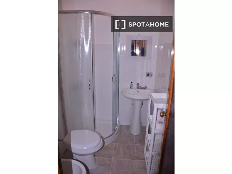 Immagine 6 di Camera condivisa in affitto  in Via Lombardia a Cagliari