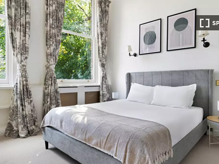 Immagine 10 di Appartamento in affitto  in Redcliffe Square a Kensington