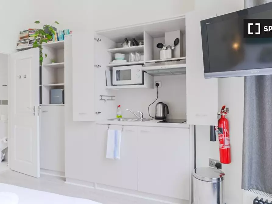 Immagine 5 di Ufficio in affitto  in Nevern Rd a Kensington