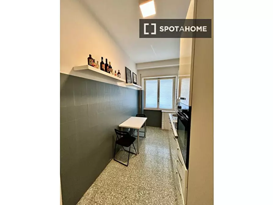 Immagine 3 di Camera condivisa in affitto  in Via Oderisi da Gubbio a Roma