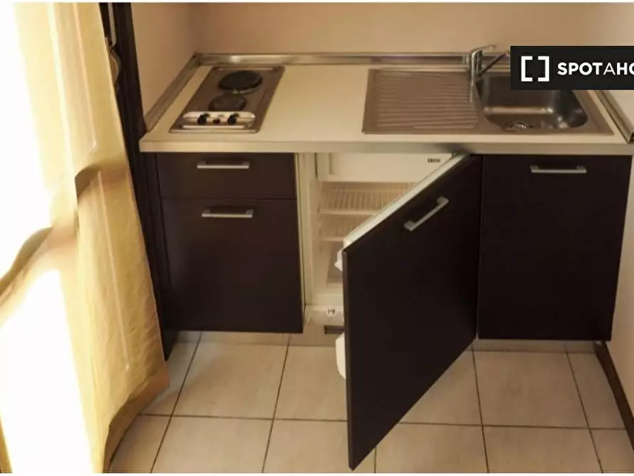 Immagine 3 di Camera condivisa in affitto  in Viale Antonio Gramsci a Sesto San Giovanni