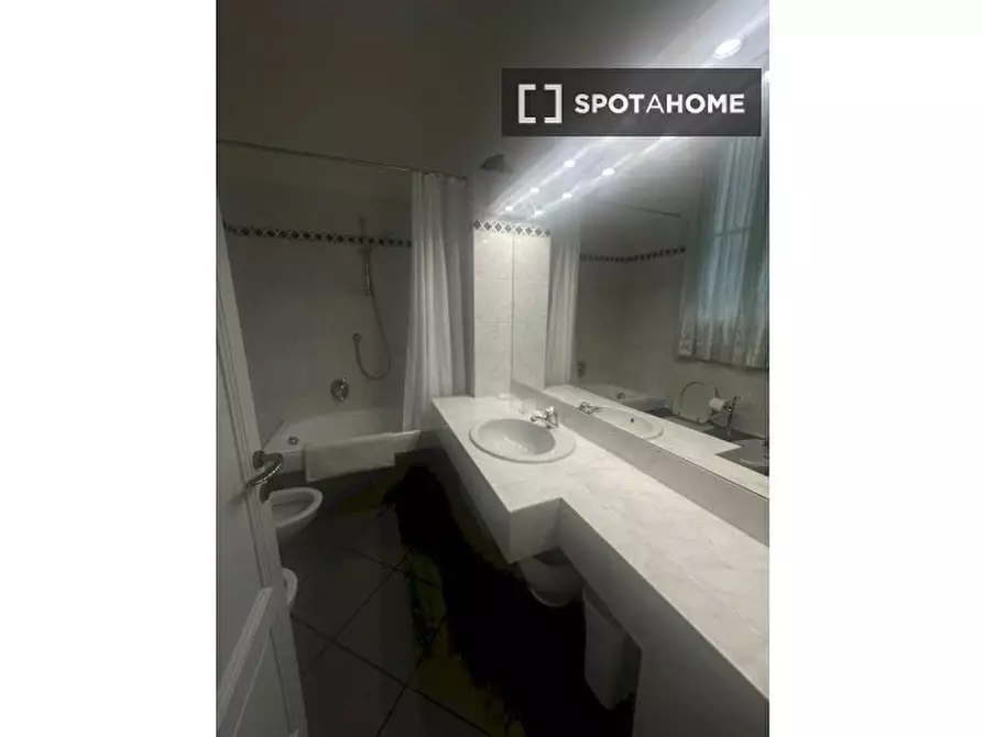 Immagine 4 di Camera condivisa in affitto  in Via Giordano Bruno a Firenze