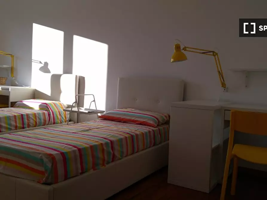 Immagine 2 di Camera condivisa in affitto  in Via Carlo Valvassori Peroni a Milano