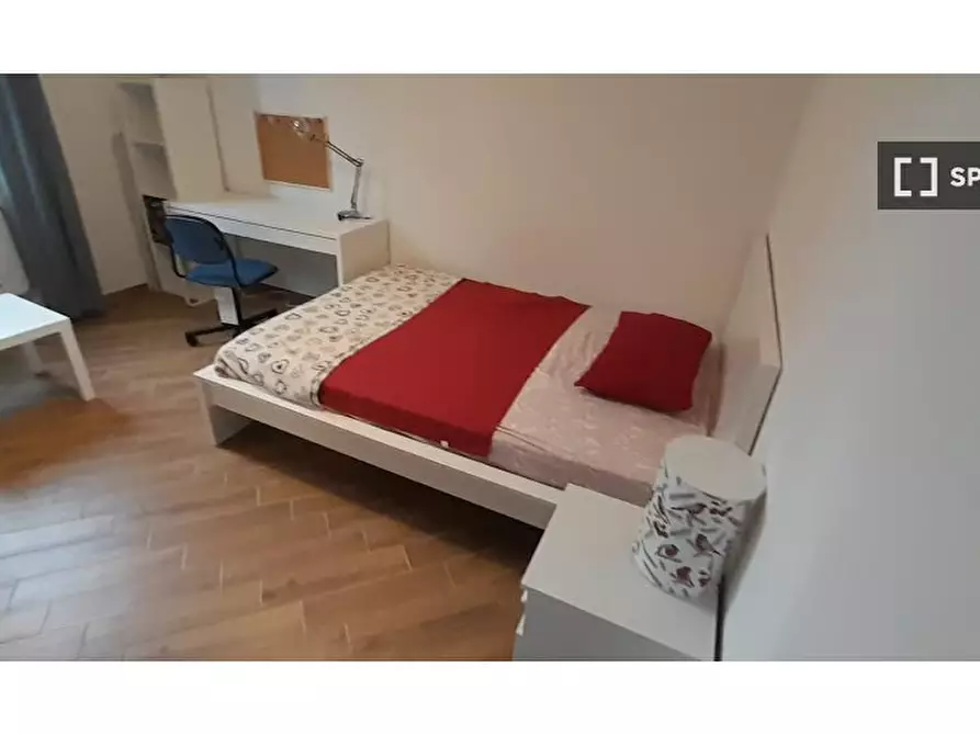 Immagine 2 di Camera condivisa in affitto  in Via Giambattista Lulli a Firenze