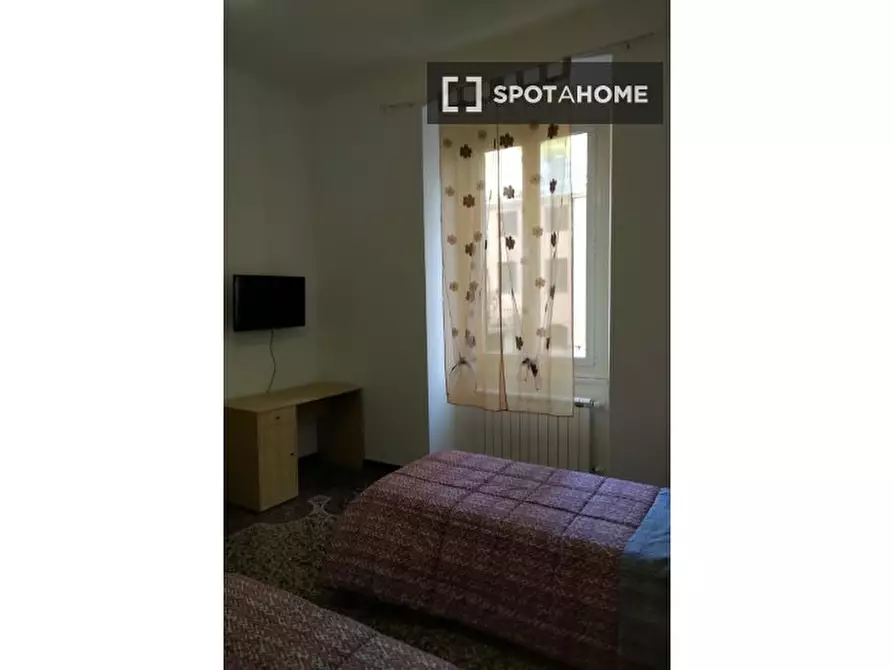 Immagine 19 di Camera condivisa in affitto  in Via Venezia a Genova