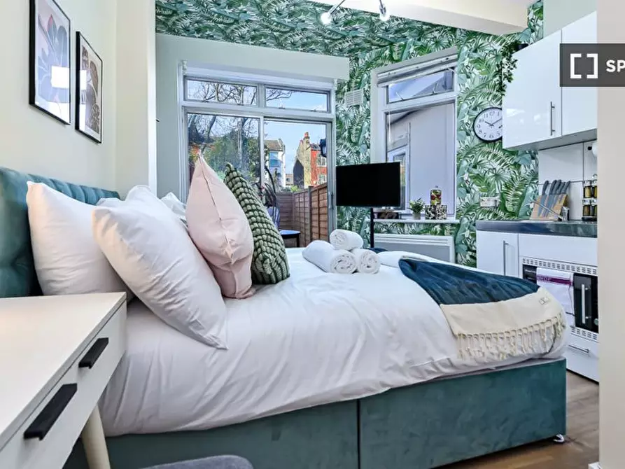 Immagine 2 di Ufficio in affitto  in flat a Hackney