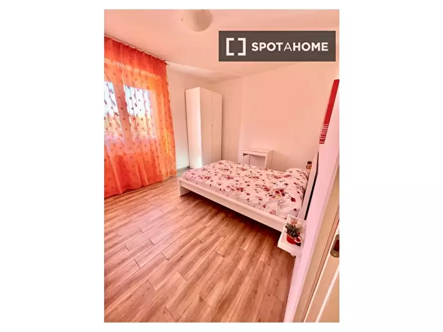 Immagine 11 di Camera condivisa in affitto  in Via dei Salici a Milano