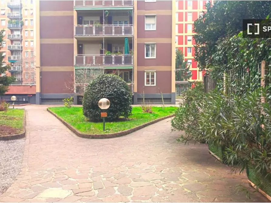 Immagine 10 di Ufficio in affitto  in Via Alcuino a Milano