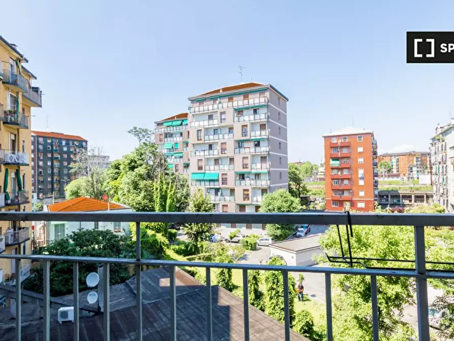 Immagine 5 di Camera condivisa in affitto  in Via Intra a Milano