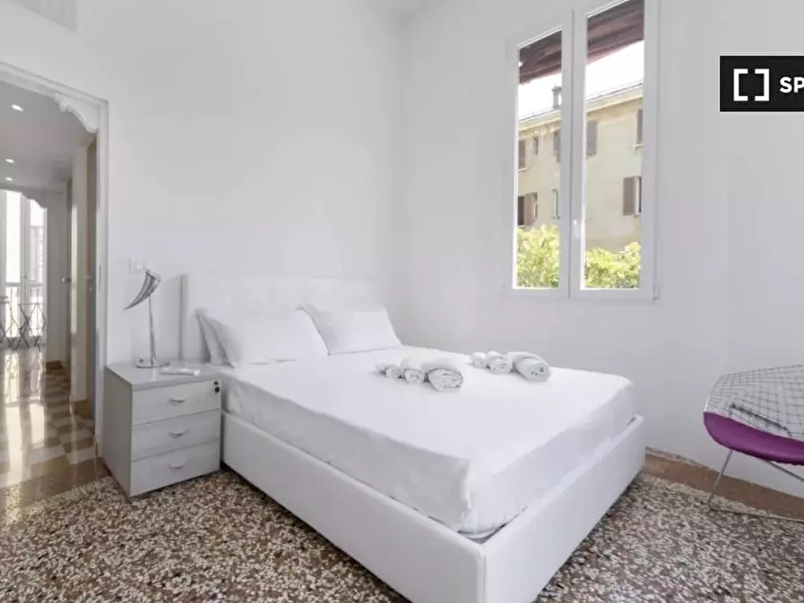 Immagine 17 di Appartamento in affitto  in Via Cesare Battisti a Bologna