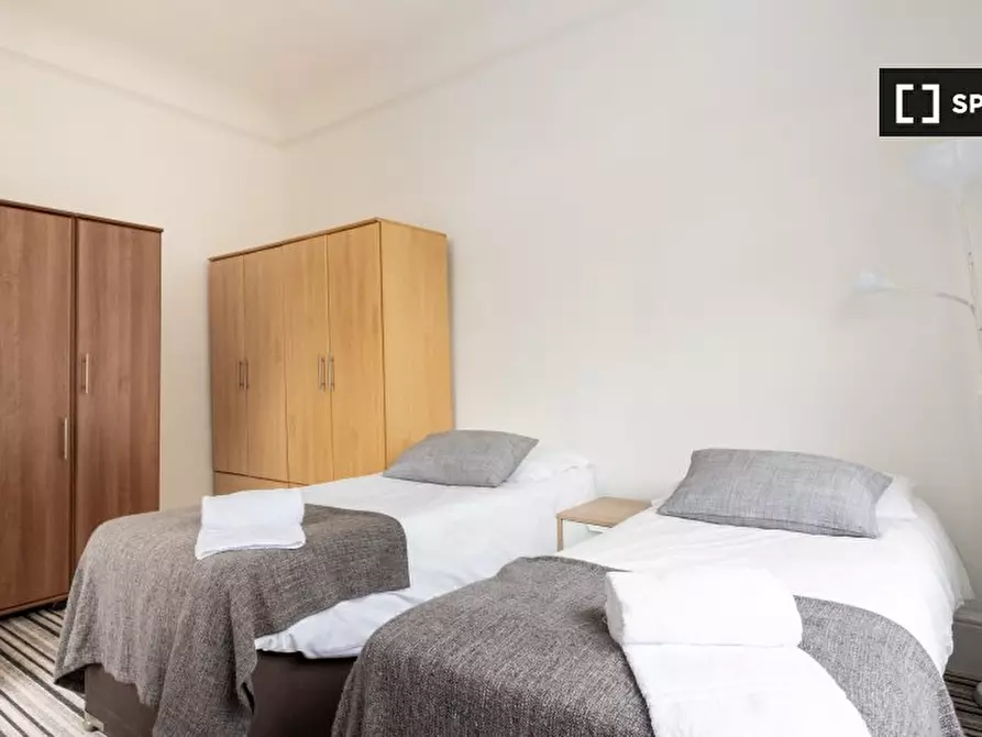 Immagine 3 di Camera condivisa in affitto  in Ground Floor Apartment a Kensington