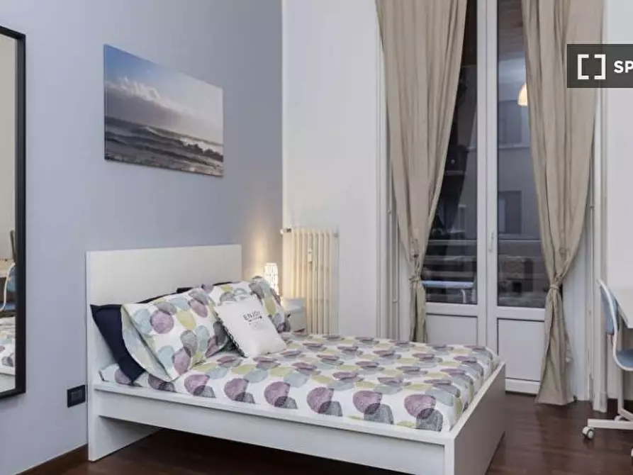 Immagine 2 di Camera condivisa in affitto  in Via Giulio Tarra a Milano